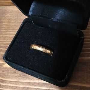 10k Gold Band Ring